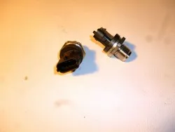 Датчик давления топлива 5260246 КАМАЗ ISBe,ISF,ISLe,ММЗ 245Евро3 (ГАЗ/ПАЗ/МАЗ) BOSCH 0281002937 BOSCH