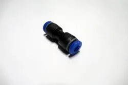 Фитинг трубок ПВХ д. 4  прямой (пластик) БАК.90004 